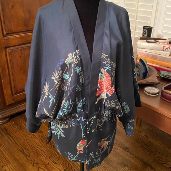 Beautiful Kimono Embroidered Blue  Small - Picture 12 of 16